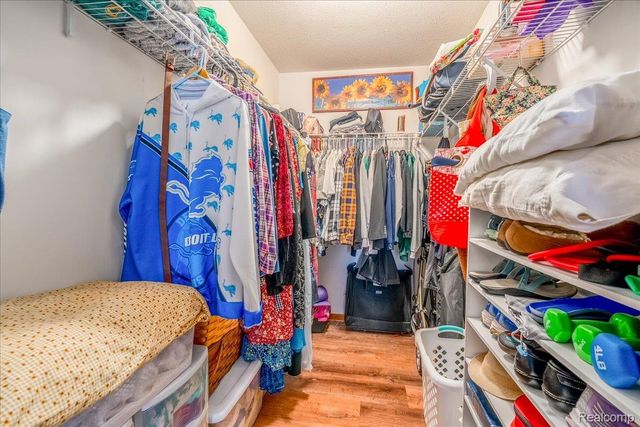 204 Marigold Circle, Westland, MI 48185