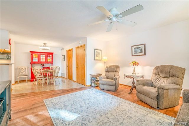 204 Marigold Circle, Westland, MI 48185