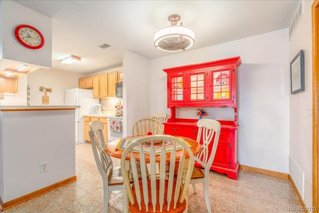 204 Marigold Circle, Westland, MI 48185