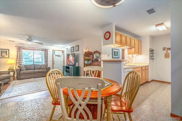 204 Marigold Circle, Westland, MI 48185