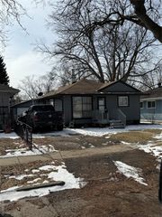 29 W Rutgers Avenue, Pontiac, MI 48340