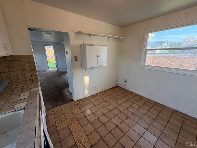 929 Hendley St, Santa Rosa, CA 95404