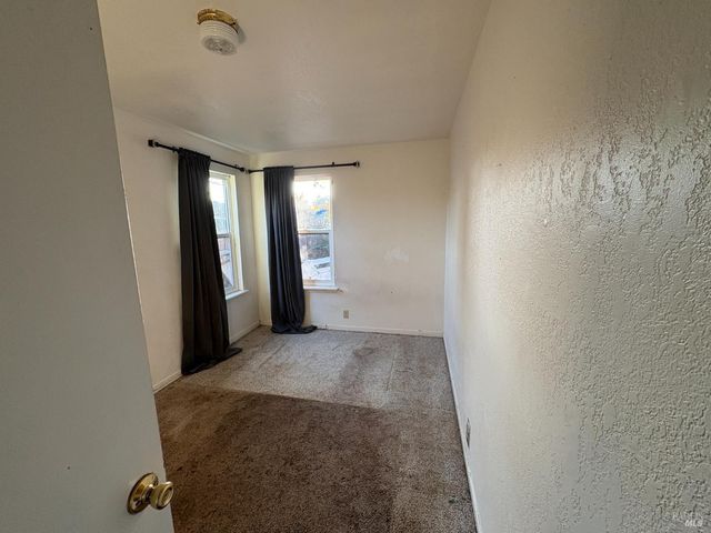 929 Hendley St, Santa Rosa, CA 95404