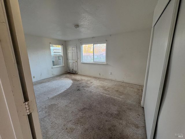 929 Hendley St, Santa Rosa, CA 95404