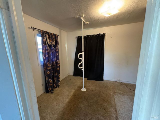 929 Hendley St, Santa Rosa, CA 95404