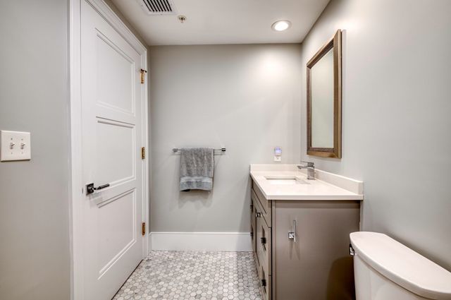 377 West First 6, Boston, MA 02127