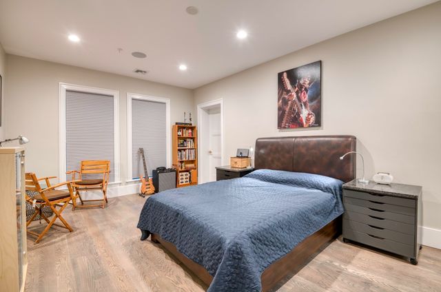 377 West First 6, Boston, MA 02127