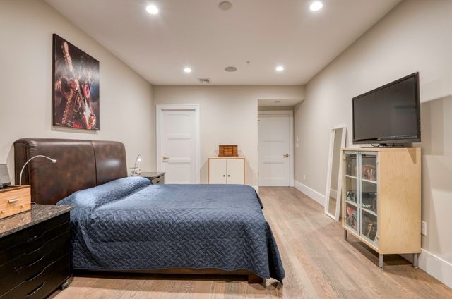 377 West First 6, Boston, MA 02127