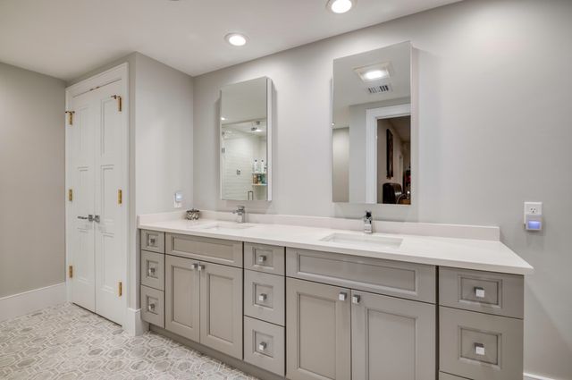 377 West First 6, Boston, MA 02127