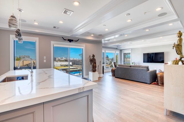 377 West First 6, Boston, MA 02127