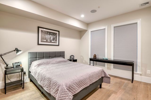 377 West First 6, Boston, MA 02127