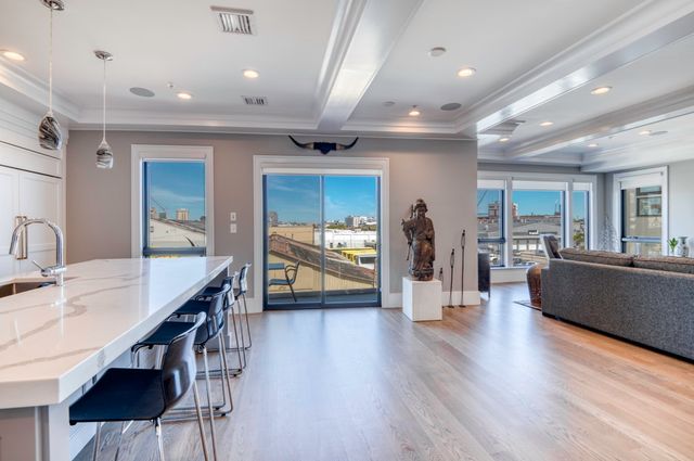 377 West First 6, Boston, MA 02127