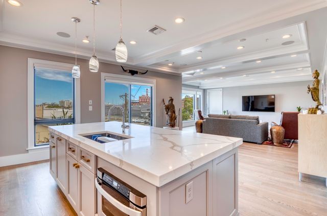 377 West First 6, Boston, MA 02127