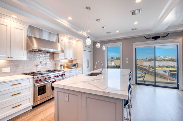 377 West First 6, Boston, MA 02127