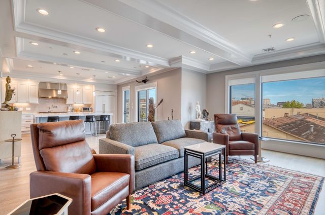 377 West First 6, Boston, MA 02127
