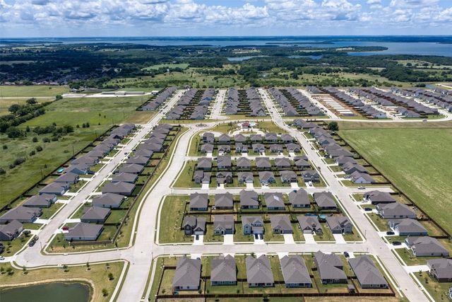 2315 Hydrangea Drive, Pilot Point, TX 76258