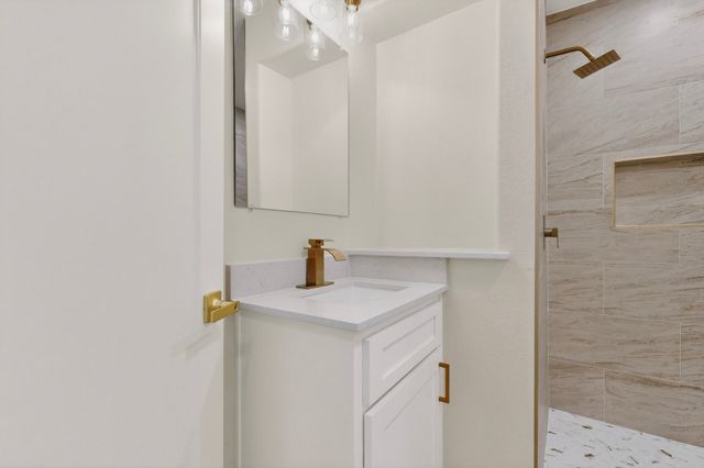 1103 N Sherman Street, Ennis, TX 75119