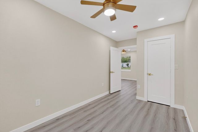 1103 N Sherman Street, Ennis, TX 75119