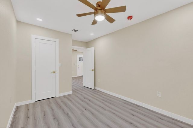 1103 N Sherman Street, Ennis, TX 75119