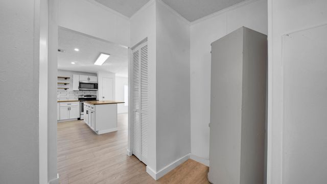 4905 NE 2nd Way, Pompano Beach, FL 33064