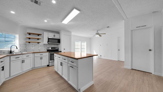 4905 NE 2nd Way, Pompano Beach, FL 33064