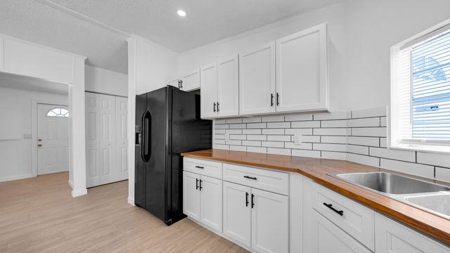 4905 NE 2nd Way, Pompano Beach, FL 33064