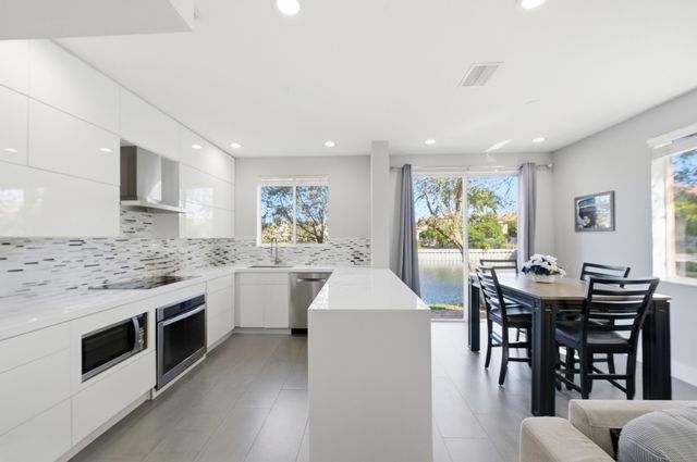 1725 Carvelle Drive, Riviera Beach, FL 33404