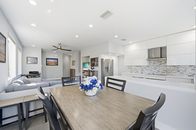 1725 Carvelle Drive, Riviera Beach, FL 33404