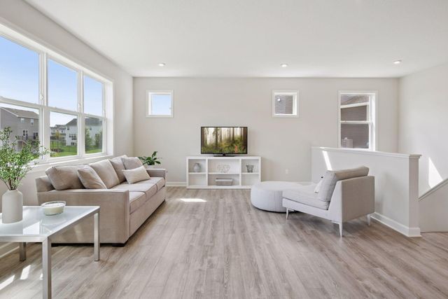 1285 Pinehill Boulevard, Waconia, MN 55387