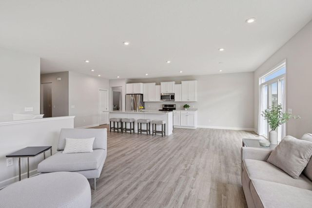 1285 Pinehill Boulevard, Waconia, MN 55387