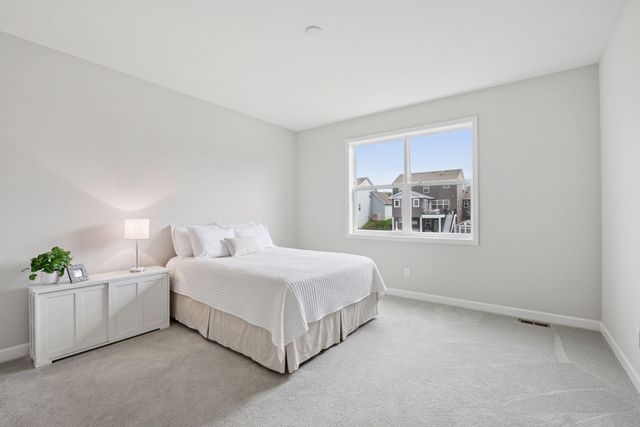 1285 Pinehill Boulevard, Waconia, MN 55387