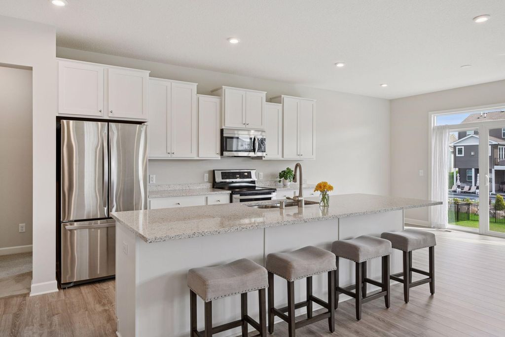 1285 Pinehill Boulevard, Waconia, MN 55387