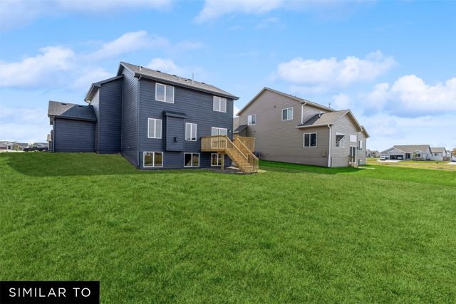 1006 Shady Lane Drive, Norwalk, IA 50211