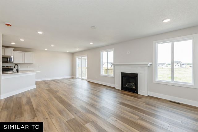 1006 Shady Lane Drive, Norwalk, IA 50211