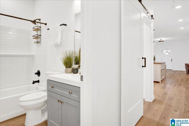 4909 2ND AVENUE N, Birmingham, AL 35212