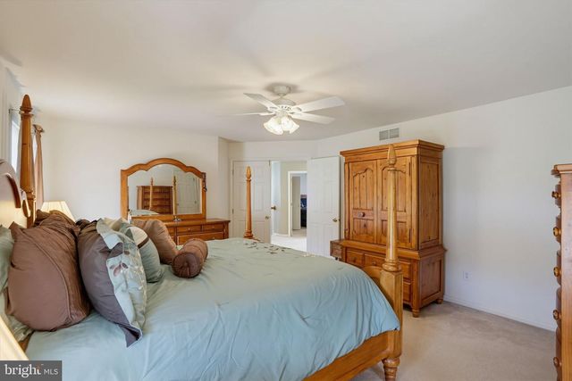 10 WHIRLAWAY DR, Bear, DE 19701