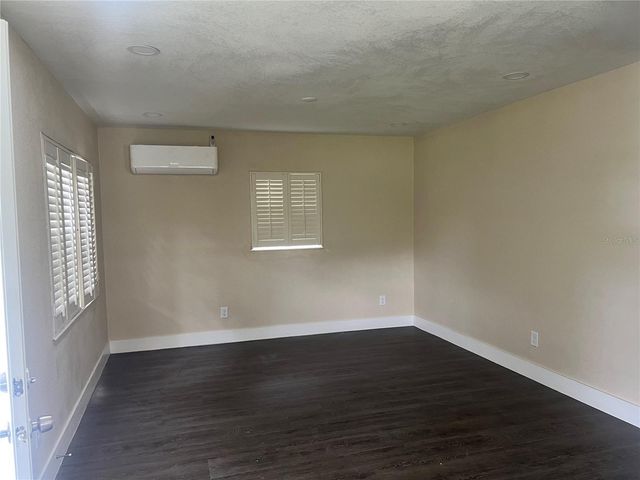3616 E SHADOWLAWN AVENUE, Tampa, FL 33610