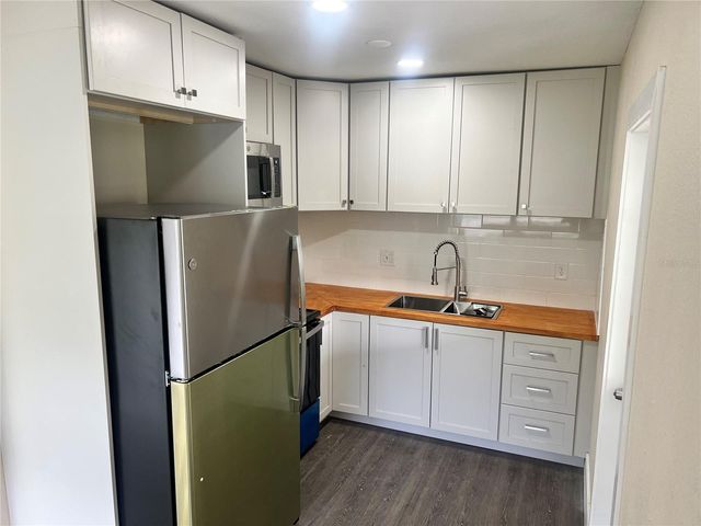 3616 E SHADOWLAWN AVENUE, Tampa, FL 33610