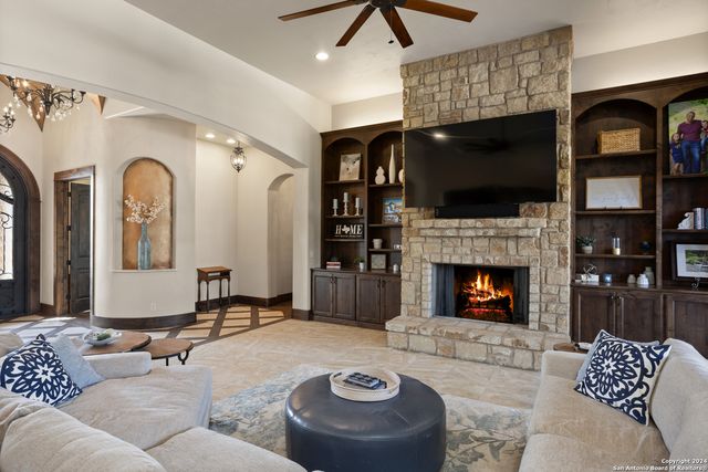 104 Falcon Crst, Boerne, TX 78006