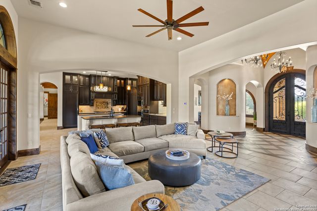 104 Falcon Crst, Boerne, TX 78006