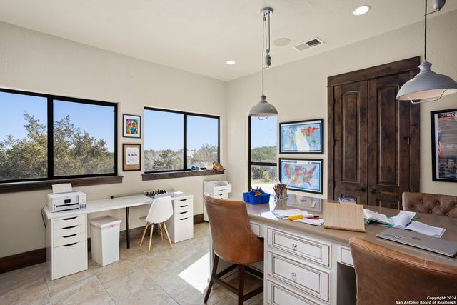 104 Falcon Crst, Boerne, TX 78006