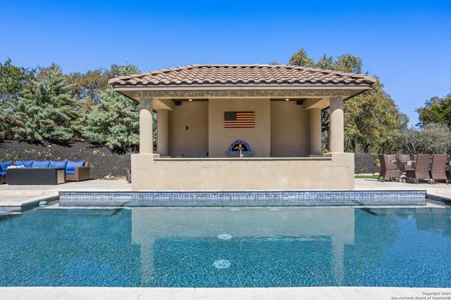 104 Falcon Crst, Boerne, TX 78006