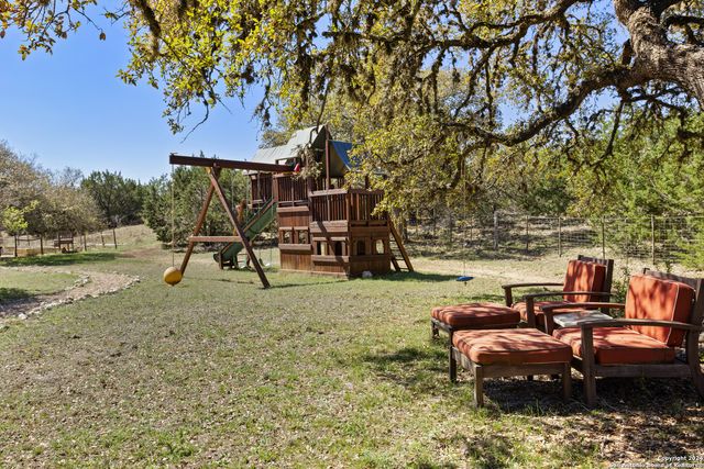 104 Falcon Crst, Boerne, TX 78006