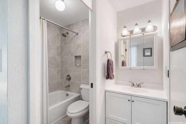 2847 Waialae Avenue 306, Honolulu, HI 96826