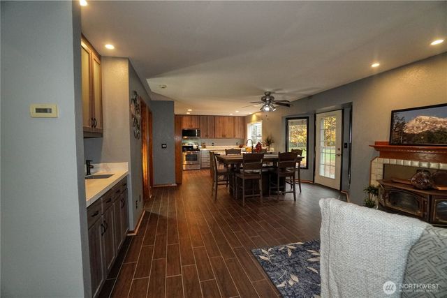 24608 197th Avenue SE, Maple Valley, WA 98038