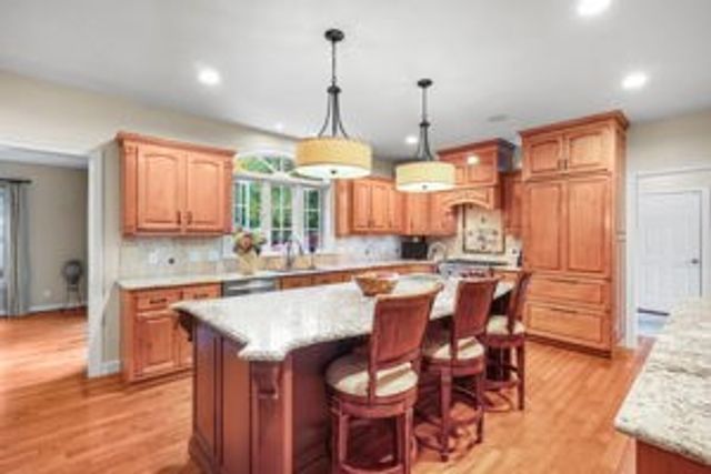 27 Sibley Road, Sutton, MA 01590