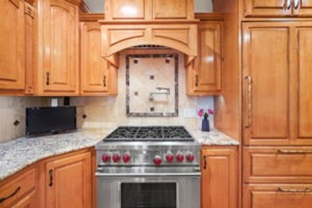27 Sibley Road, Sutton, MA 01590