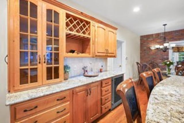 27 Sibley Road, Sutton, MA 01590