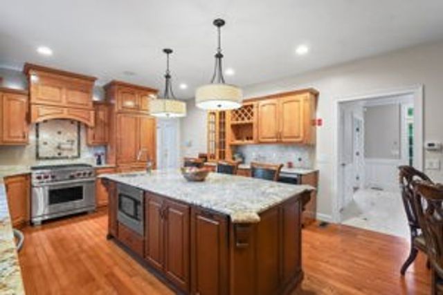 27 Sibley Road, Sutton, MA 01590