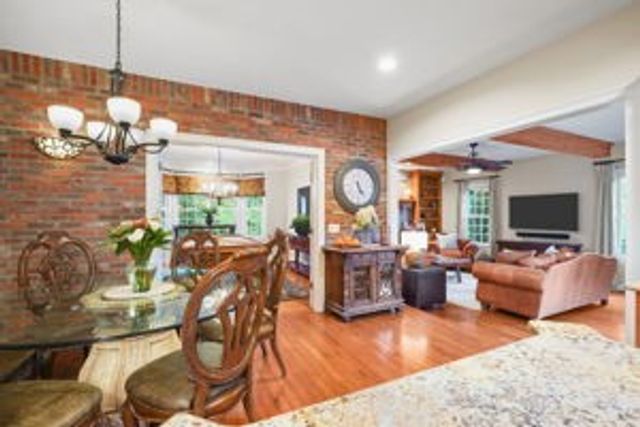 27 Sibley Road, Sutton, MA 01590